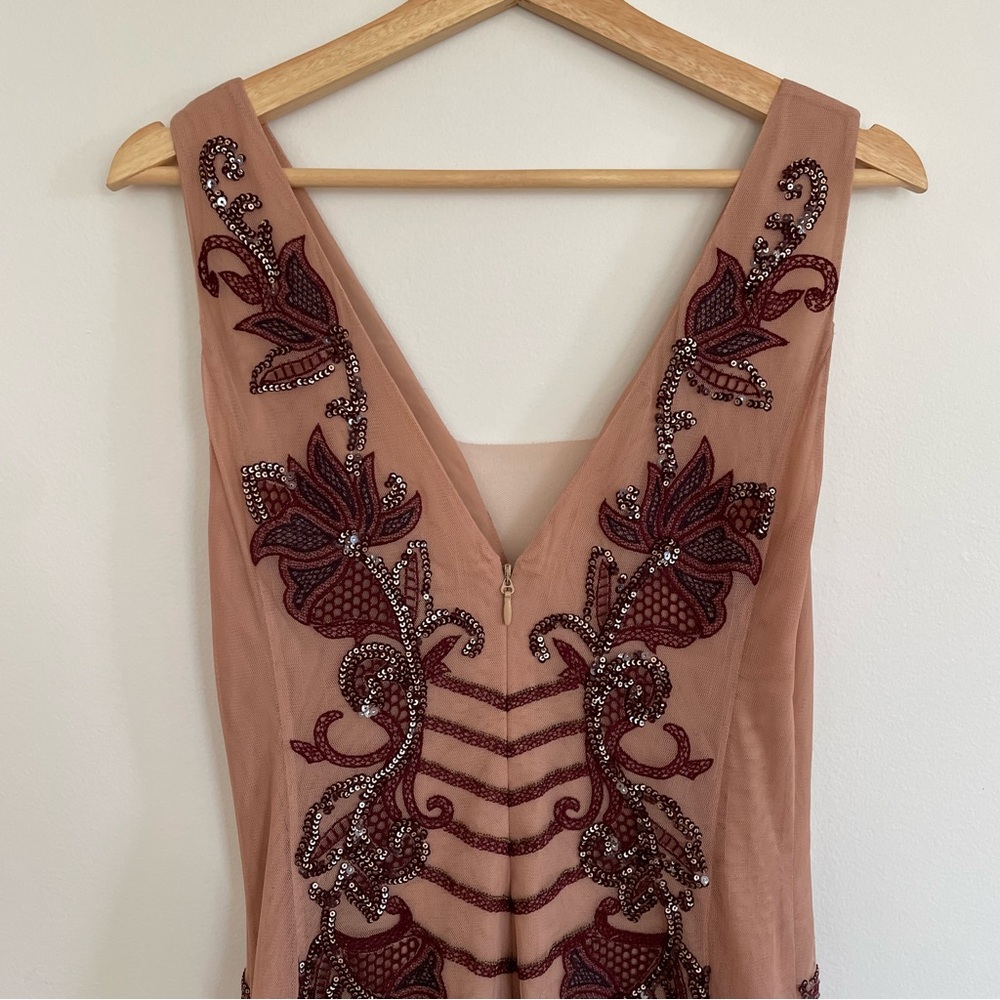BCBGMaxAzria Dusty Rose Deep V Neckline Burgundy Embroidery Tiered Ruffle Dress - Picture 9 of 11